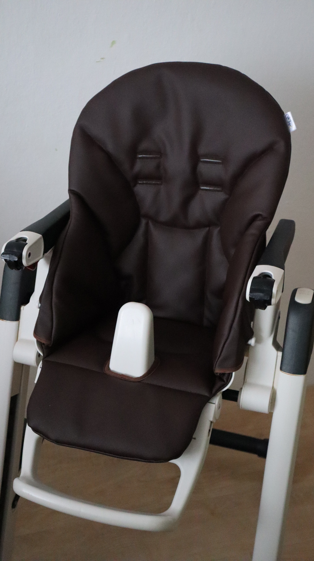 tmavě hnědá ekokůže