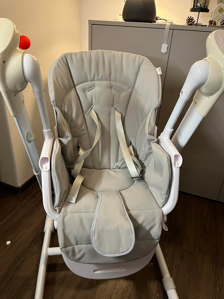 světle šedý softshell