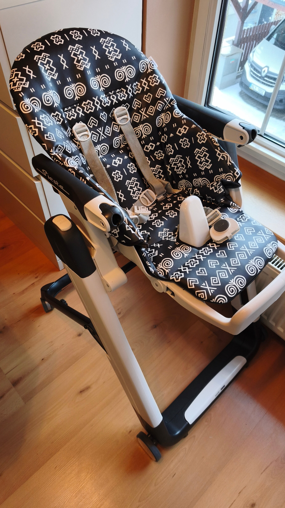 Peg pérego Follow me - ekokůže se vzorem Čičmany